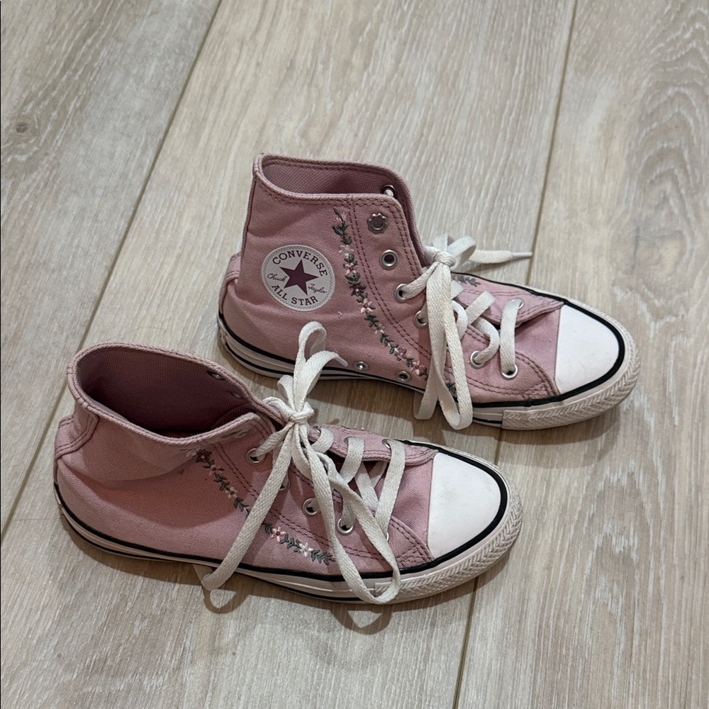 Converse Floral Embroidered Pink High-Tops